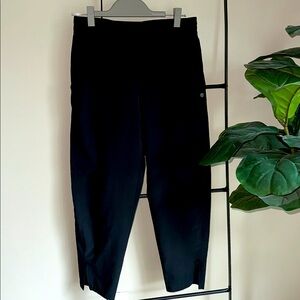 apana Black Athleisure Pants